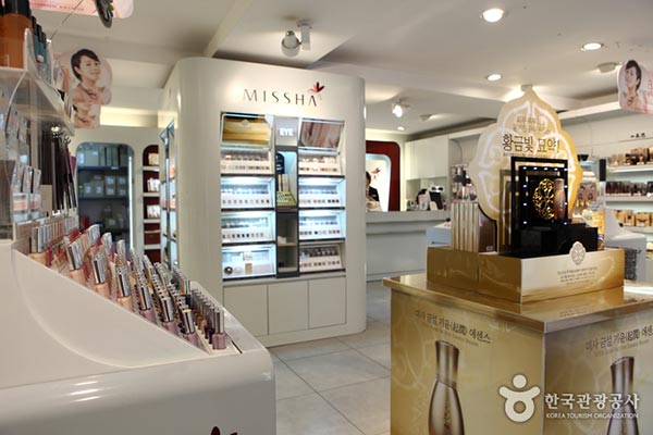 專賣店商場(chǎng)展柜設(shè)計(jì)11